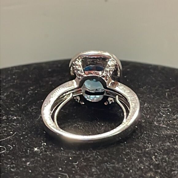 RARE Size 4.75 Avon silver tone prong set cushion cut topaz like crystal ring - Picture 6 of 9